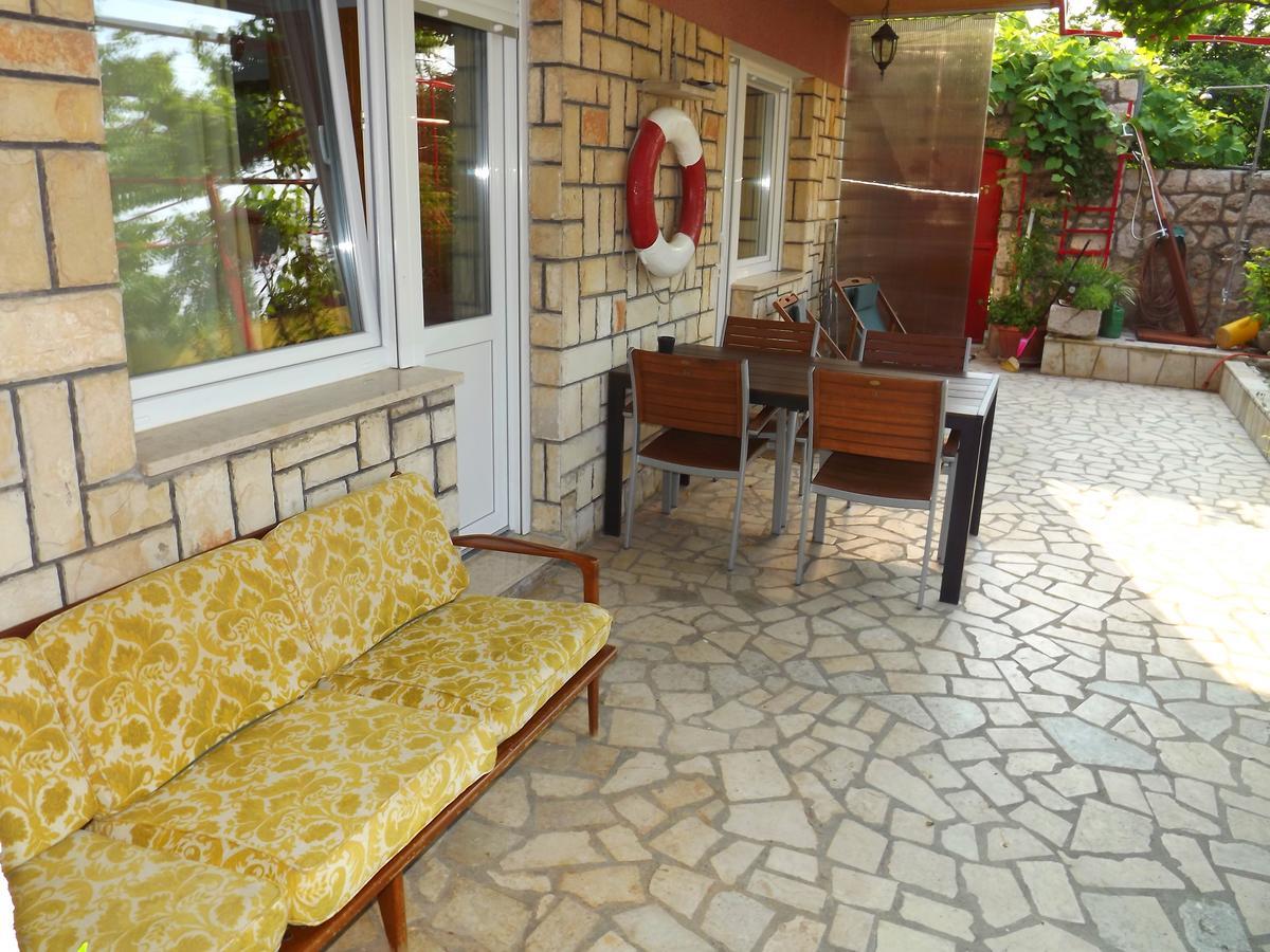 Apartments Maricic 200 Meters From The Beach Novi Vinodolski Eksteriør bilde