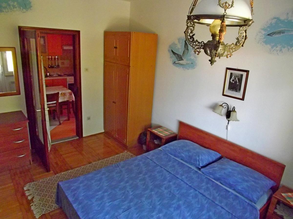 Apartments Maricic 200 Meters From The Beach Novi Vinodolski Eksteriør bilde