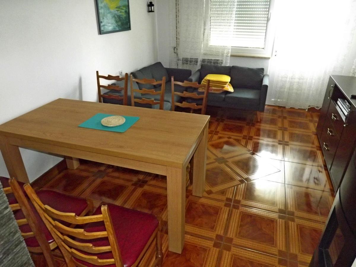 Apartments Maricic 200 Meters From The Beach Novi Vinodolski Eksteriør bilde