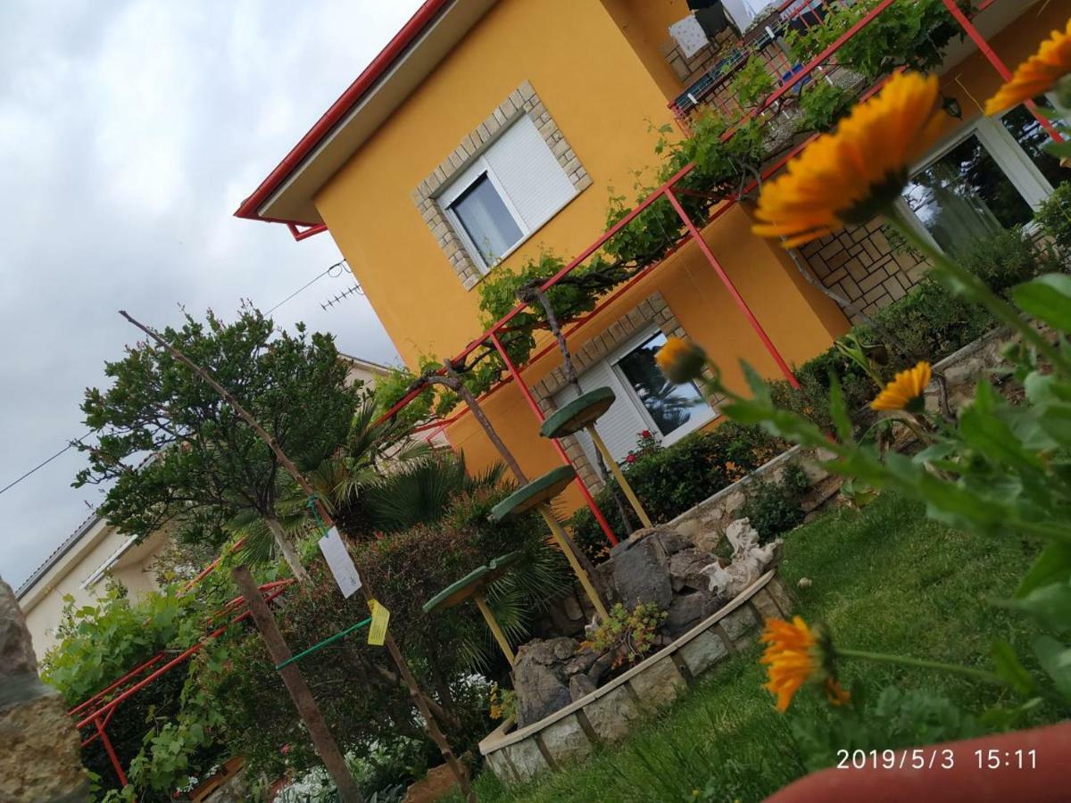 Apartments Maricic 200 Meters From The Beach Novi Vinodolski Eksteriør bilde