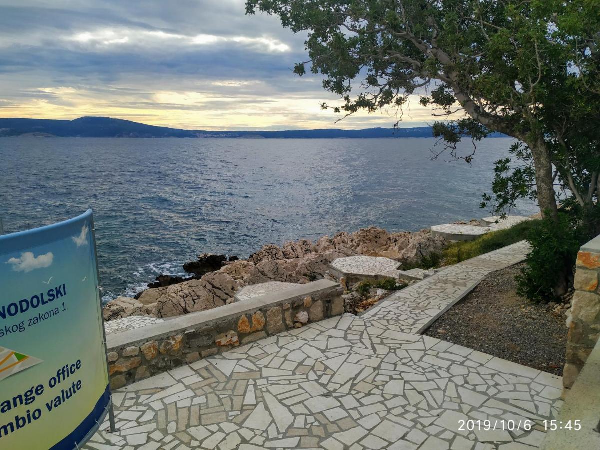 Apartments Maricic 200 Meters From The Beach Novi Vinodolski Eksteriør bilde